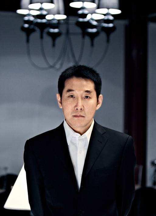 海岩他的经历比他的小说和电视剧还精彩